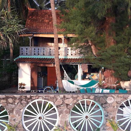 Kai'S Beach House Villa Gili Air Extérieur photo